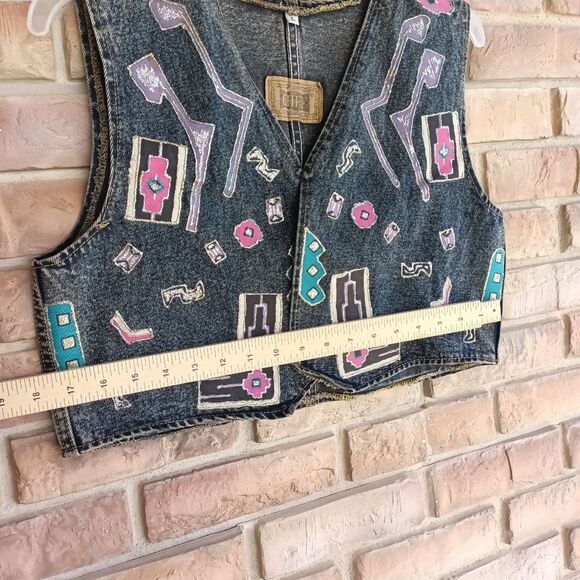 Colorful Denim Vest with Geometric Patterns - Picture 7 of 10